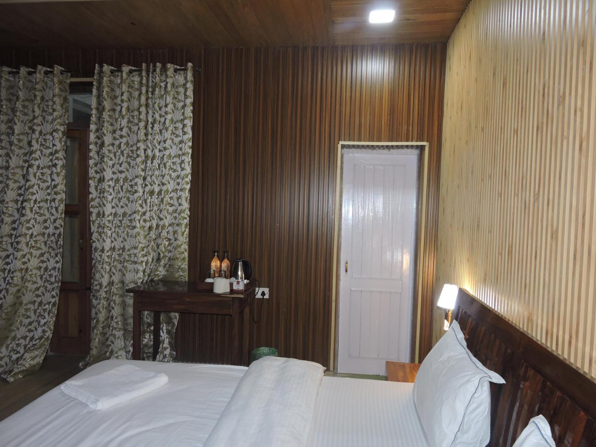The Manora Woods - Private Hill Top, Gethiya, Nainital Ruang foto